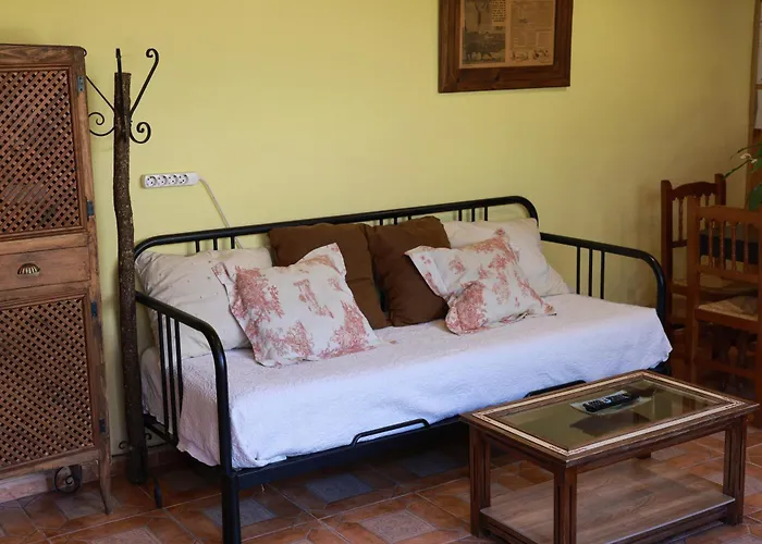 El Arroyo Del Valle Navaconcejo